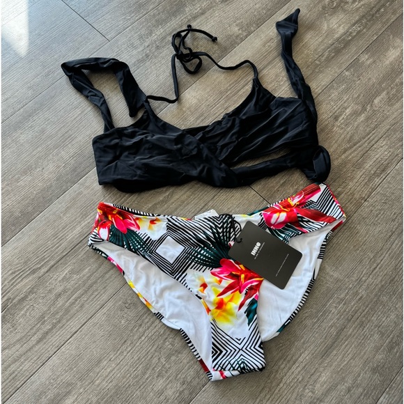 INNO floral wrap around scrunchy swimming set 🖤 - Picture 6 of 9